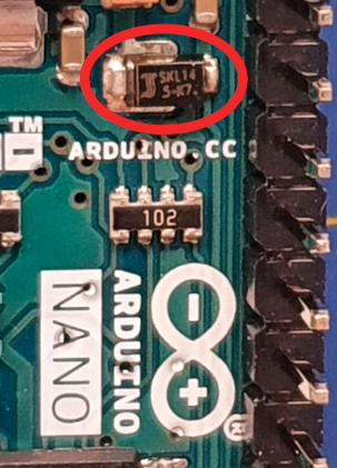 Diodo Schottky USB SKL14 en Arduino Nano original